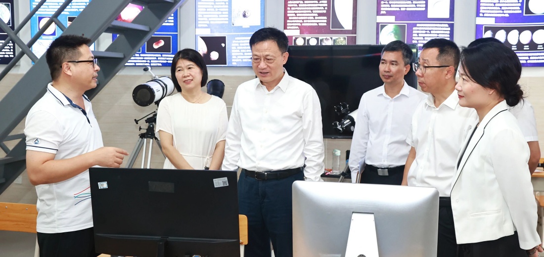 王祺扬调研合作办学情况并主持召开三亚市高中教育高质量发展工作座谈会 重教育抓教育兴教育强教育 打造“教在鹿城、学在三亚”品牌
